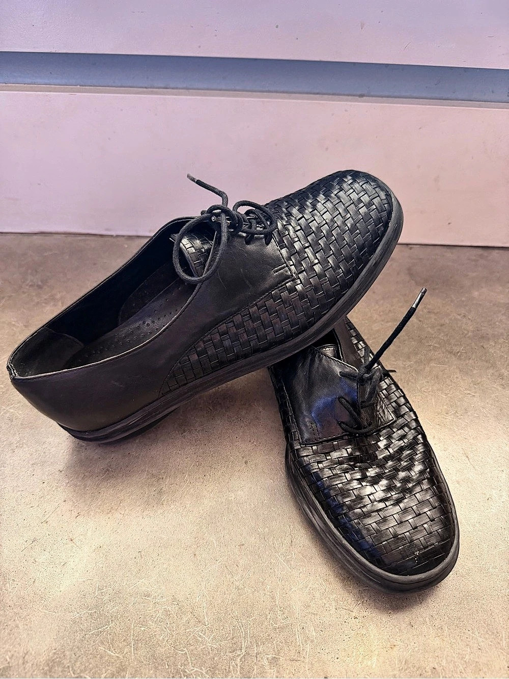 Trotters Lizzie Woven Leather Oxford Woven Leather Flat/Small Block Black US 7.5